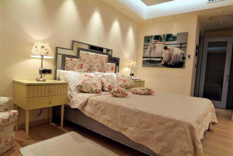 Comfy Boutique Hotel Каламата Экстерьер фото
