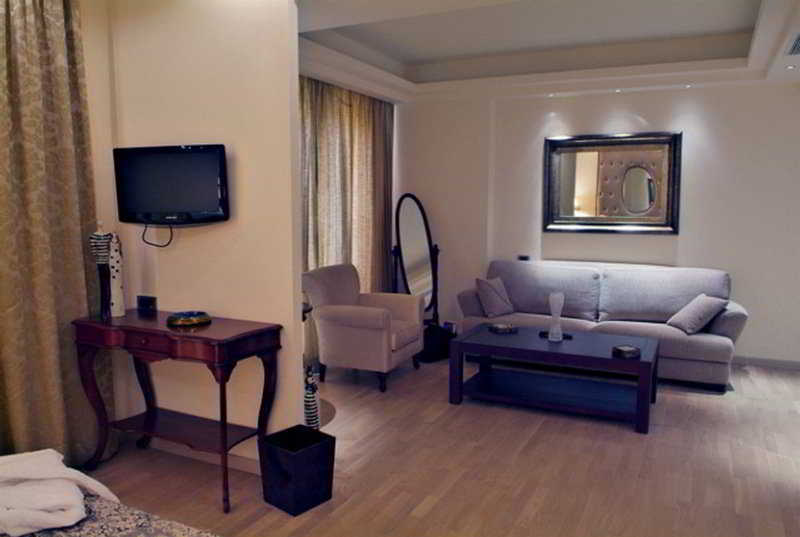 Comfy Boutique Hotel Каламата Экстерьер фото