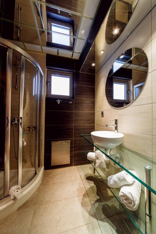 Comfy Boutique Hotel Каламата Экстерьер фото