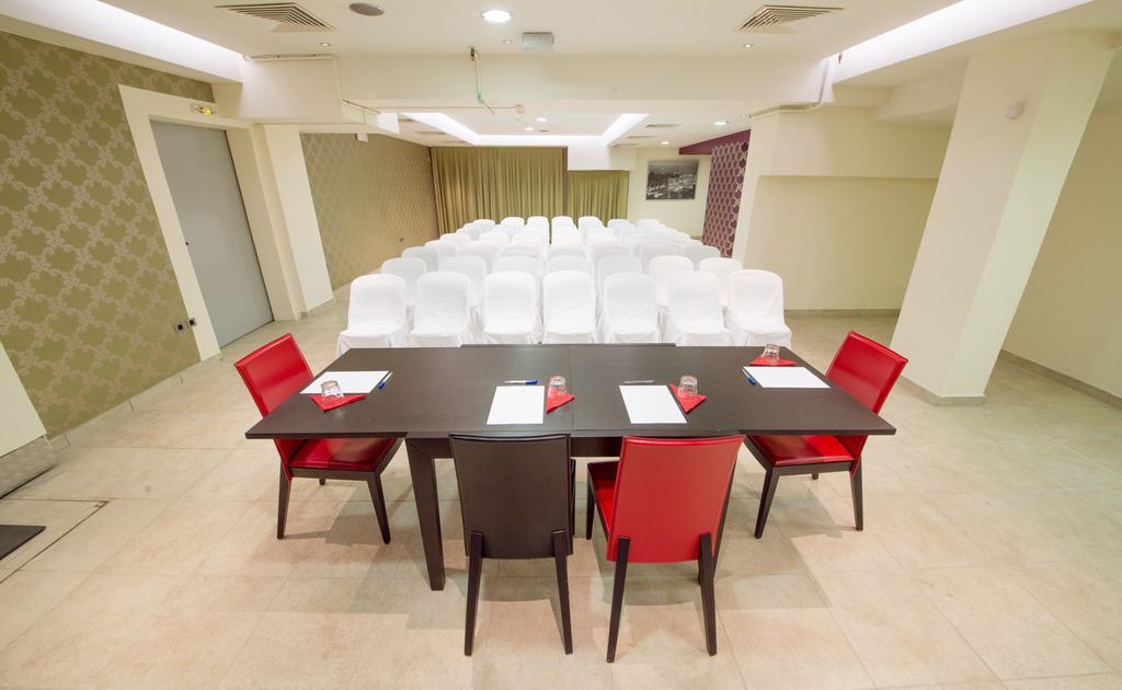Comfy Boutique Hotel Каламата Экстерьер фото